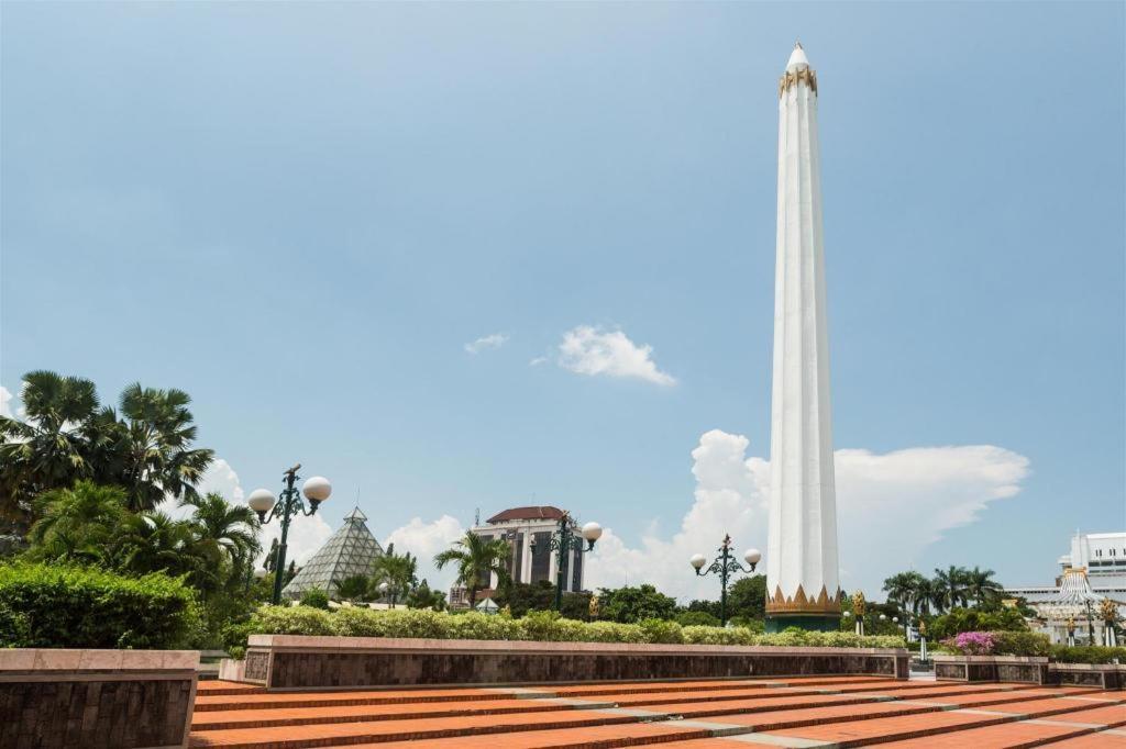 New Grand Park Hotel Surabaya Exterior foto
