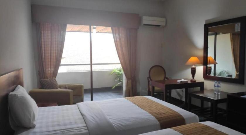 New Grand Park Hotel Surabaya Exterior foto